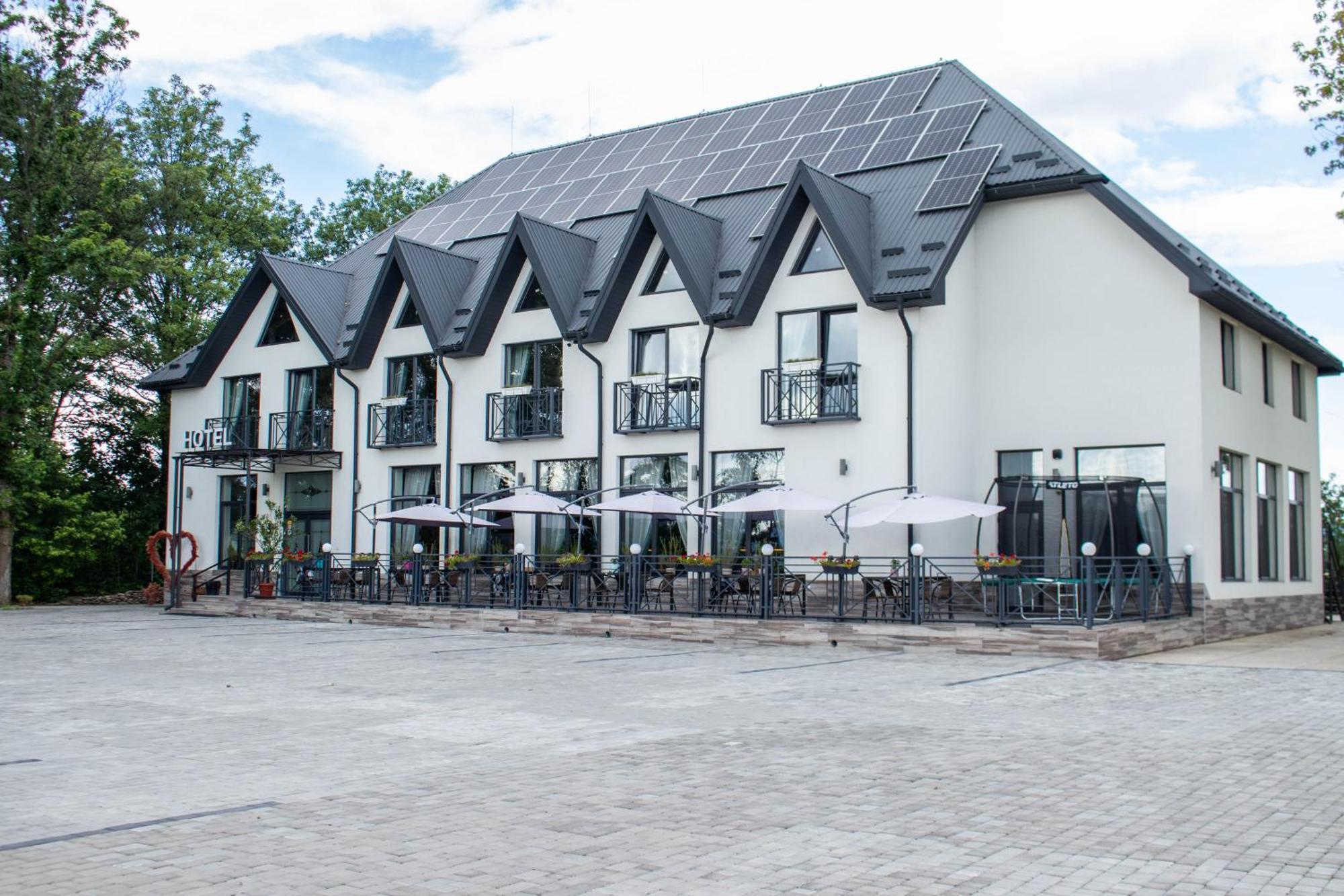 Готельно-Ресторанний Комплекс Фамілія Bushtyno Exterior foto